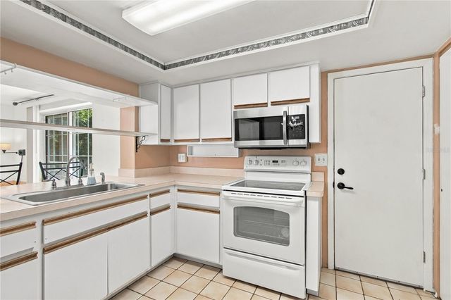1110 E BOYER STREET, Tarpon Springs, FL 34689
