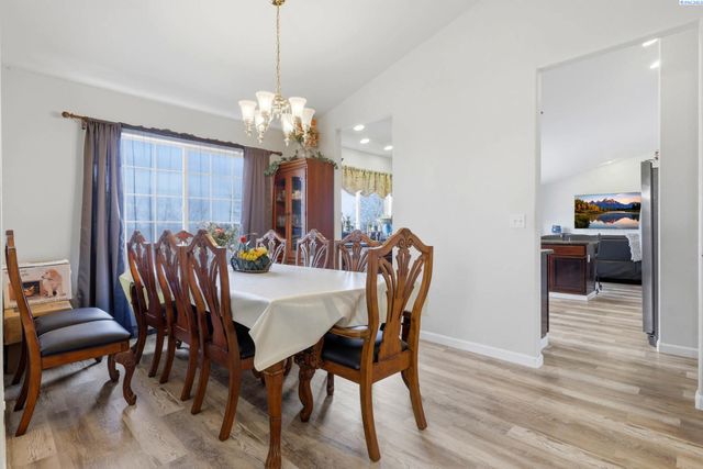 5000 Milky Way, West Richland, WA 99353