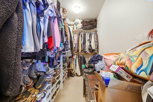 5000 Milky Way, West Richland, WA 99353