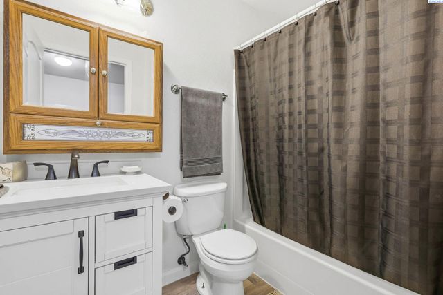 5000 Milky Way, West Richland, WA 99353