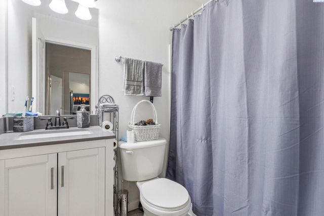 5000 Milky Way, West Richland, WA 99353