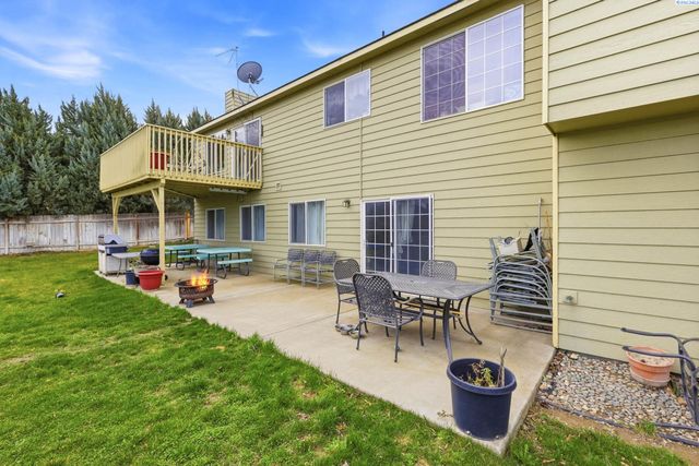 5000 Milky Way, West Richland, WA 99353