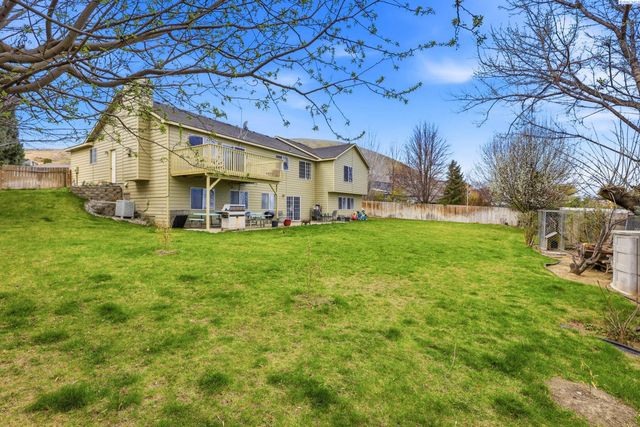 5000 Milky Way, West Richland, WA 99353