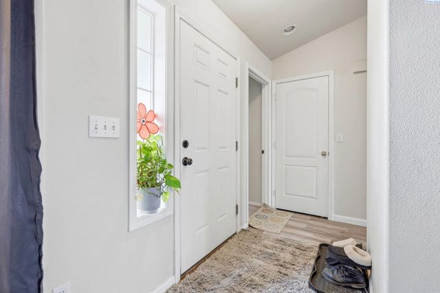 5000 Milky Way, West Richland, WA 99353