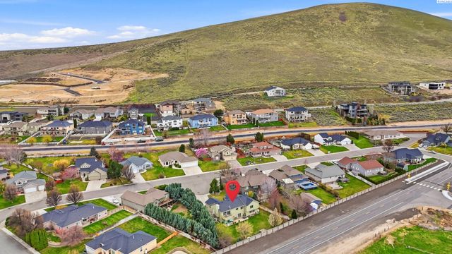 5000 Milky Way, West Richland, WA 99353