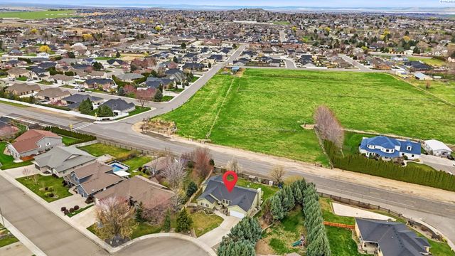 5000 Milky Way, West Richland, WA 99353