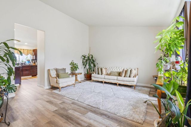 5000 Milky Way, West Richland, WA 99353