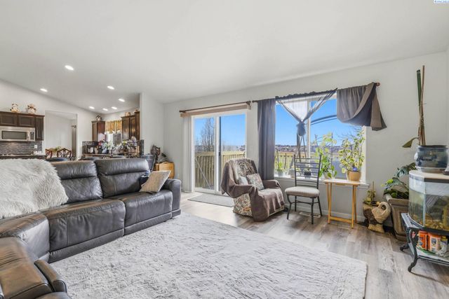 5000 Milky Way, West Richland, WA 99353