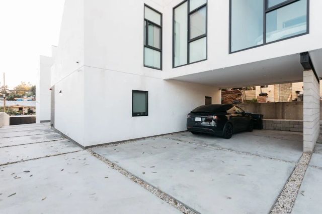 2121 Scott Avenue, Los Angeles, CA 90026
