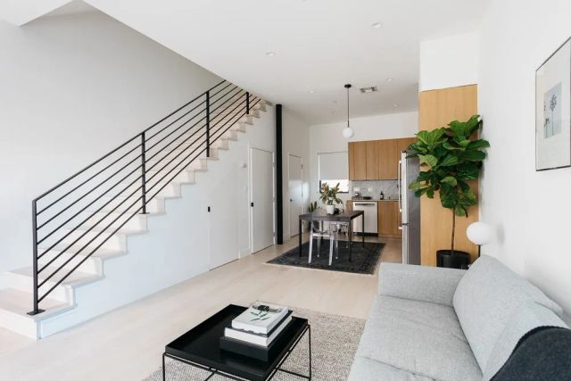 2121 Scott Avenue, Los Angeles, CA 90026