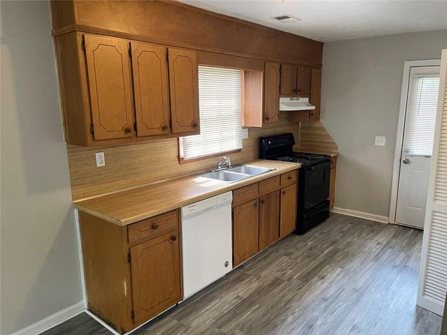 2613 Shore Wood NE Court, Conyers, GA 30013