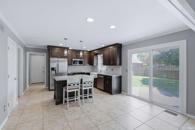 126 Lant Lane, Evansville, IN 47715