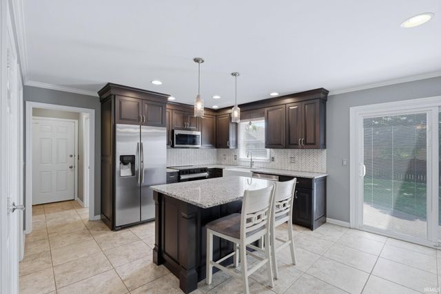 126 Lant Lane, Evansville, IN 47715