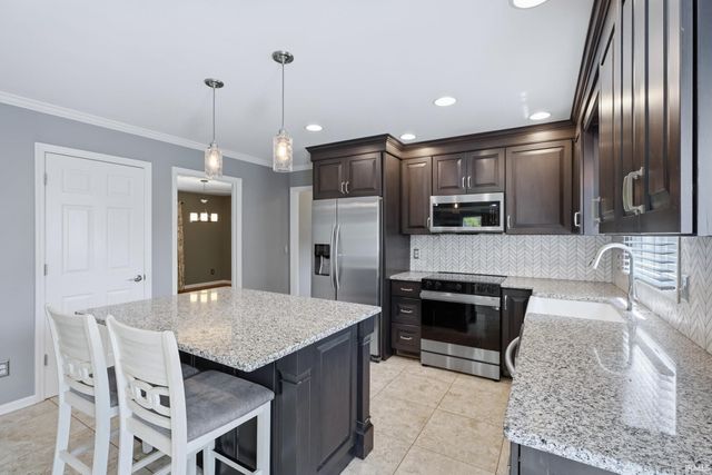 126 Lant Lane, Evansville, IN 47715
