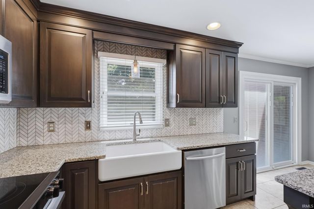 126 Lant Lane, Evansville, IN 47715