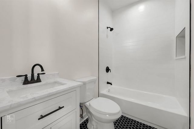 7539 W 61st Street, Summit, IL 60501