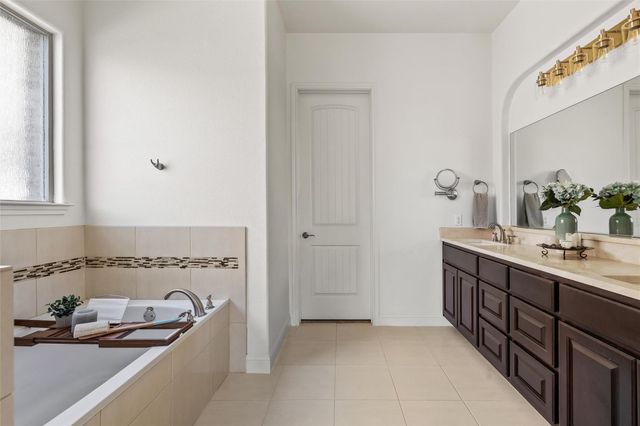 151 Swallowtail DR, Austin, TX 78737