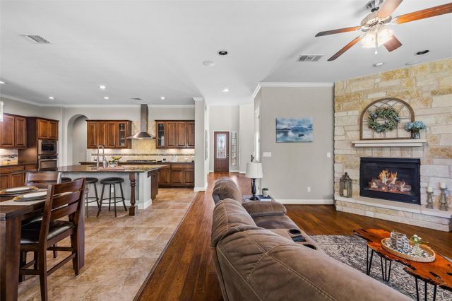 151 Swallowtail DR, Austin, TX 78737