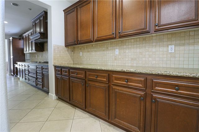 2850 N Stone Pine, Santa Ana, CA 92706