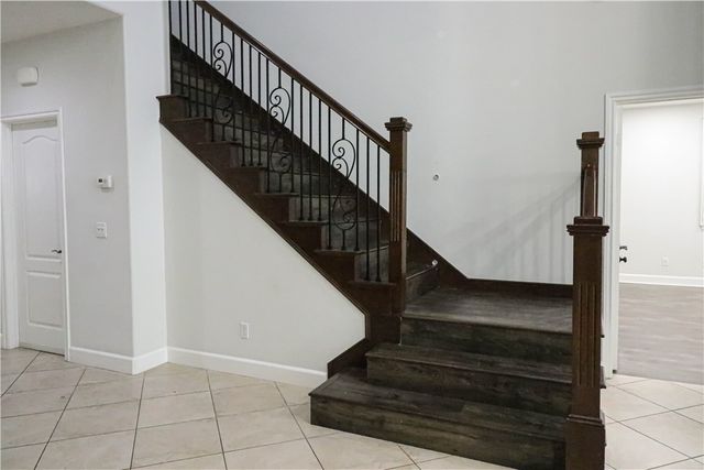 2850 N Stone Pine, Santa Ana, CA 92706