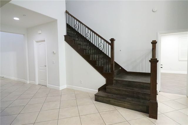 2850 N Stone Pine, Santa Ana, CA 92706