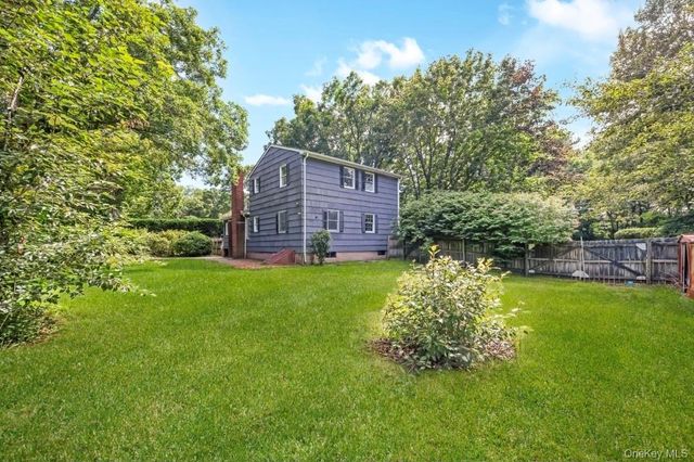 9 Half Moon Pond Road, Ridge, NY 11961