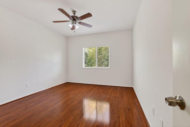 6 Cortney Ct, Sacramento, CA 95832