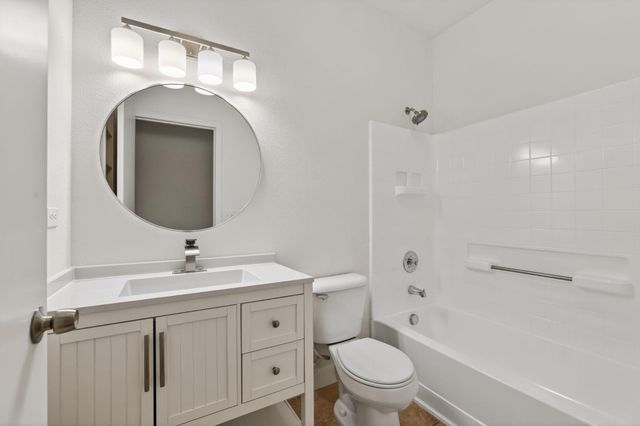 6 Cortney Ct, Sacramento, CA 95832
