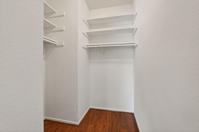 6 Cortney Ct, Sacramento, CA 95832