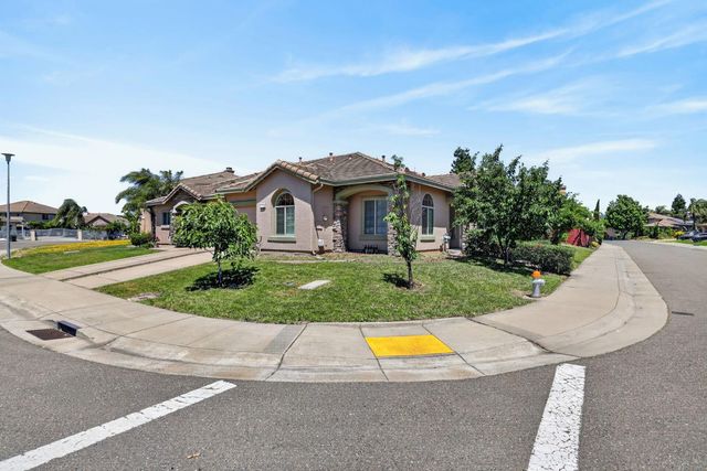 6 Cortney Ct, Sacramento, CA 95832
