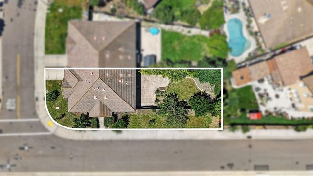 6 Cortney Ct, Sacramento, CA 95832