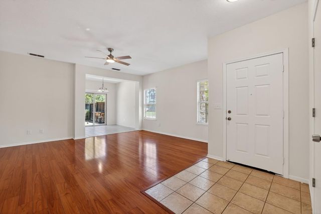 6 Cortney Ct, Sacramento, CA 95832