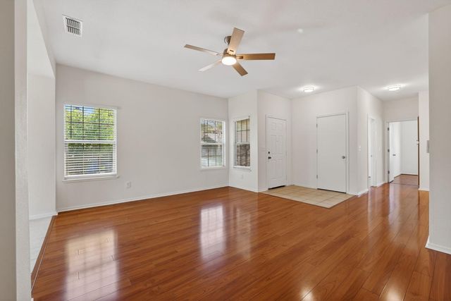 6 Cortney Ct, Sacramento, CA 95832