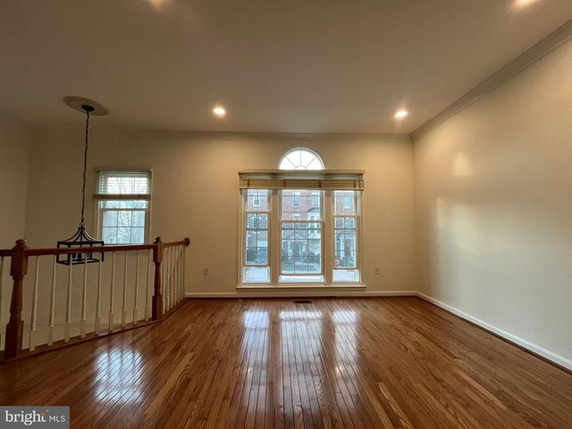 4102 KENTMERE SQ, Fairfax, VA 22030