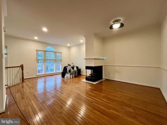 4102 KENTMERE SQ, Fairfax, VA 22030