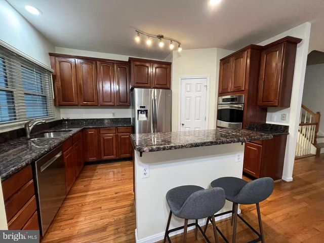 4102 KENTMERE SQ, Fairfax, VA 22030