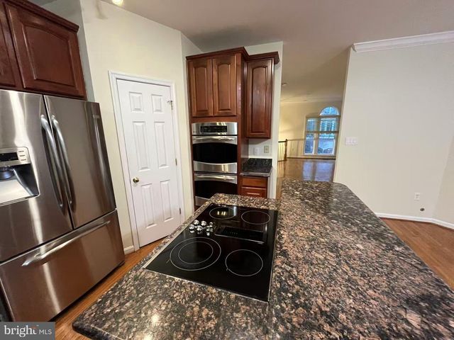 4102 KENTMERE SQ, Fairfax, VA 22030