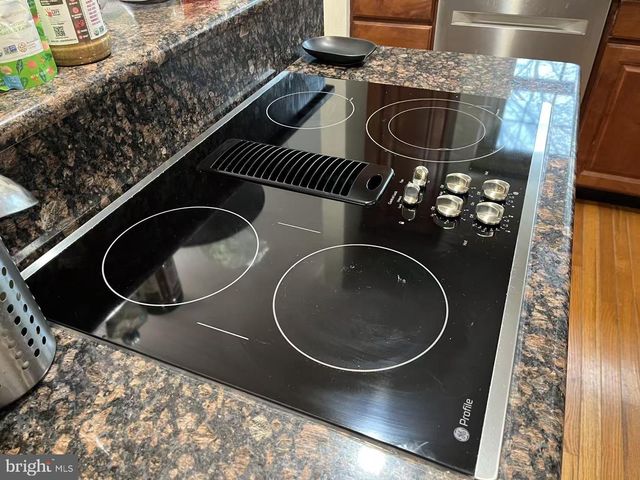 4102 KENTMERE SQ, Fairfax, VA 22030