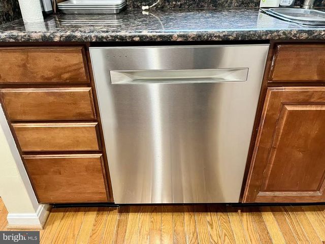 4102 KENTMERE SQ, Fairfax, VA 22030