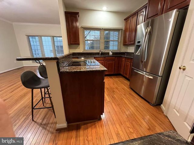 4102 KENTMERE SQ, Fairfax, VA 22030