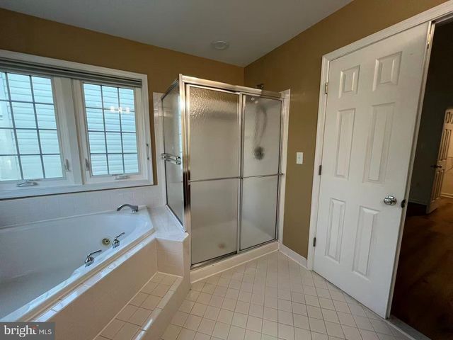 4102 KENTMERE SQ, Fairfax, VA 22030