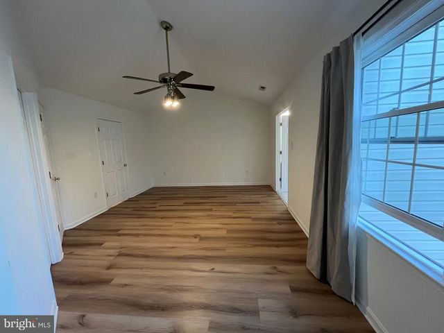 4102 KENTMERE SQ, Fairfax, VA 22030