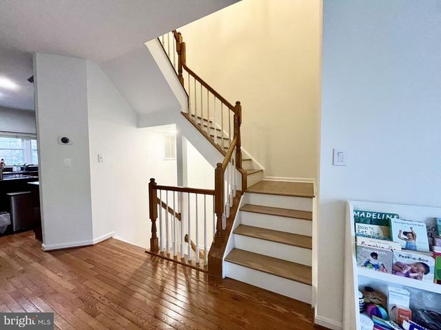 4102 KENTMERE SQ, Fairfax, VA 22030