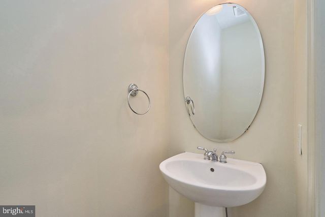 4102 KENTMERE SQ, Fairfax, VA 22030