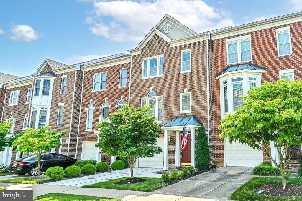 4102 KENTMERE SQ, Fairfax, VA 22030