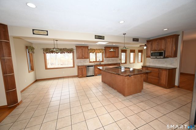 46 McMahon Lane, North Branford, CT 06471