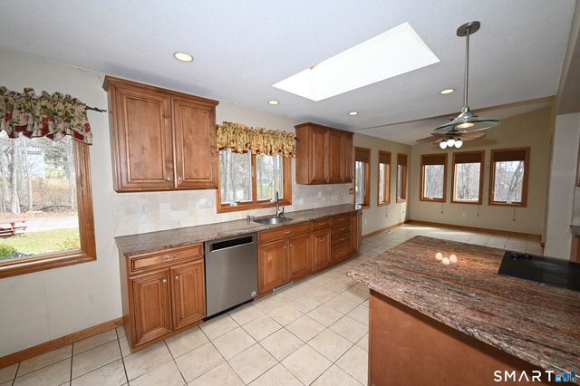 46 McMahon Lane, North Branford, CT 06471