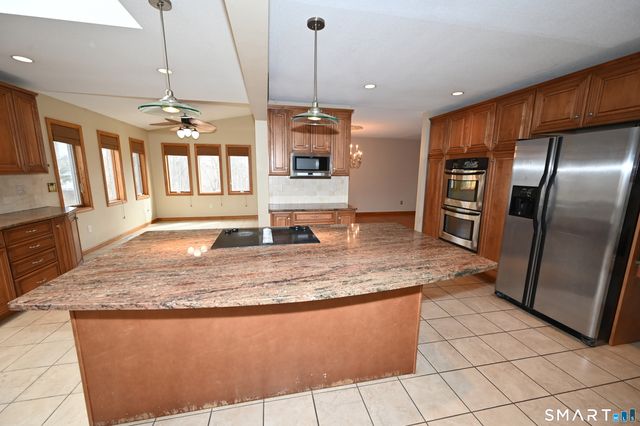 46 McMahon Lane, North Branford, CT 06471