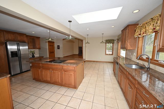 46 McMahon Lane, North Branford, CT 06471