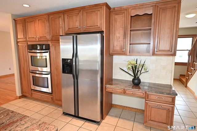 46 McMahon Lane, North Branford, CT 06471